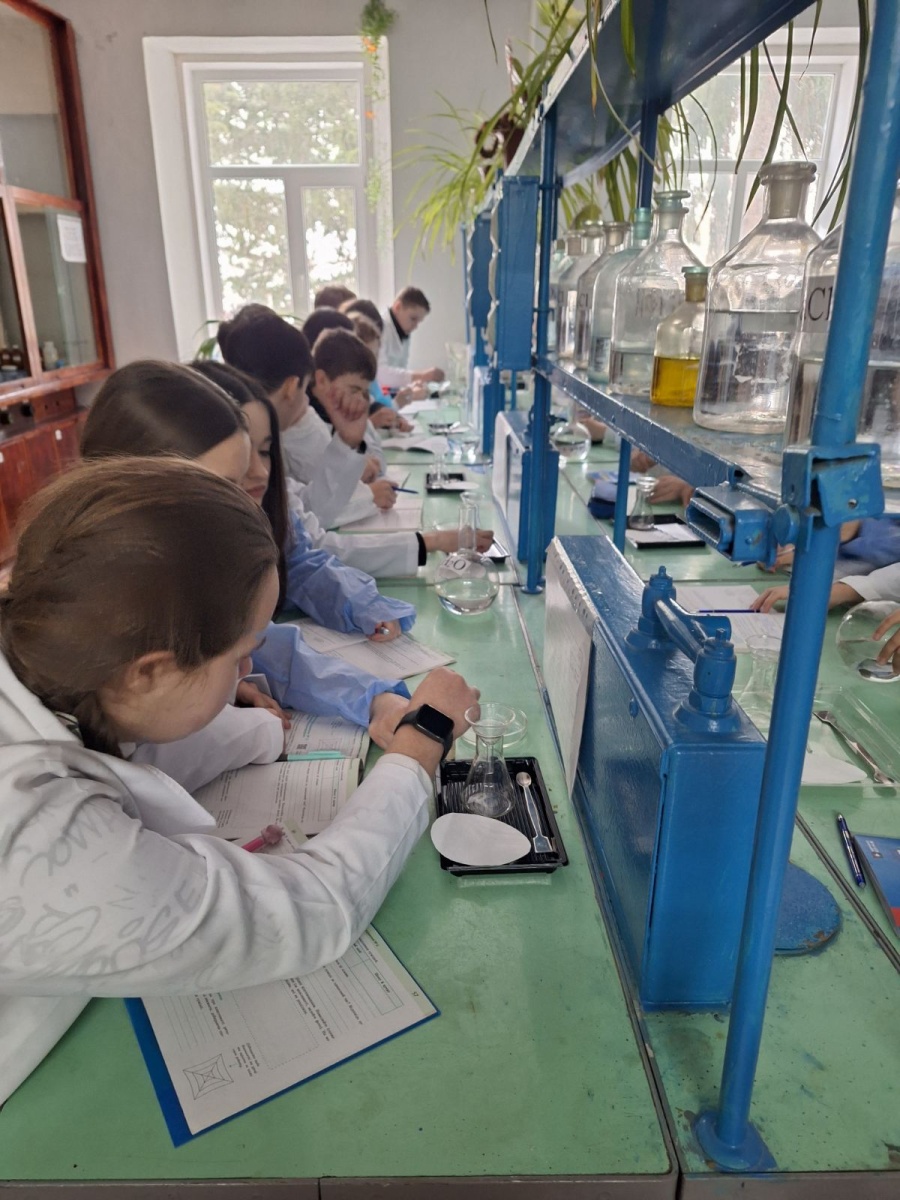 КАФЕДРА БІОЛОГІЇ УНУ ПРОДОВЖУЄ СПІВПРАЦЮ З УМАНСЬКИМ ЛІЦЕЄМ №1: НАУКА, ЩО ОЖИВАЄ В ЛАБОРАТОРІЇ